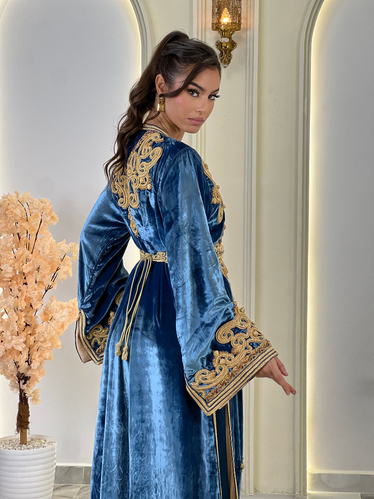 Veloria, Moroccan lebsa in velvet – view 2 | Kaftan Elegance