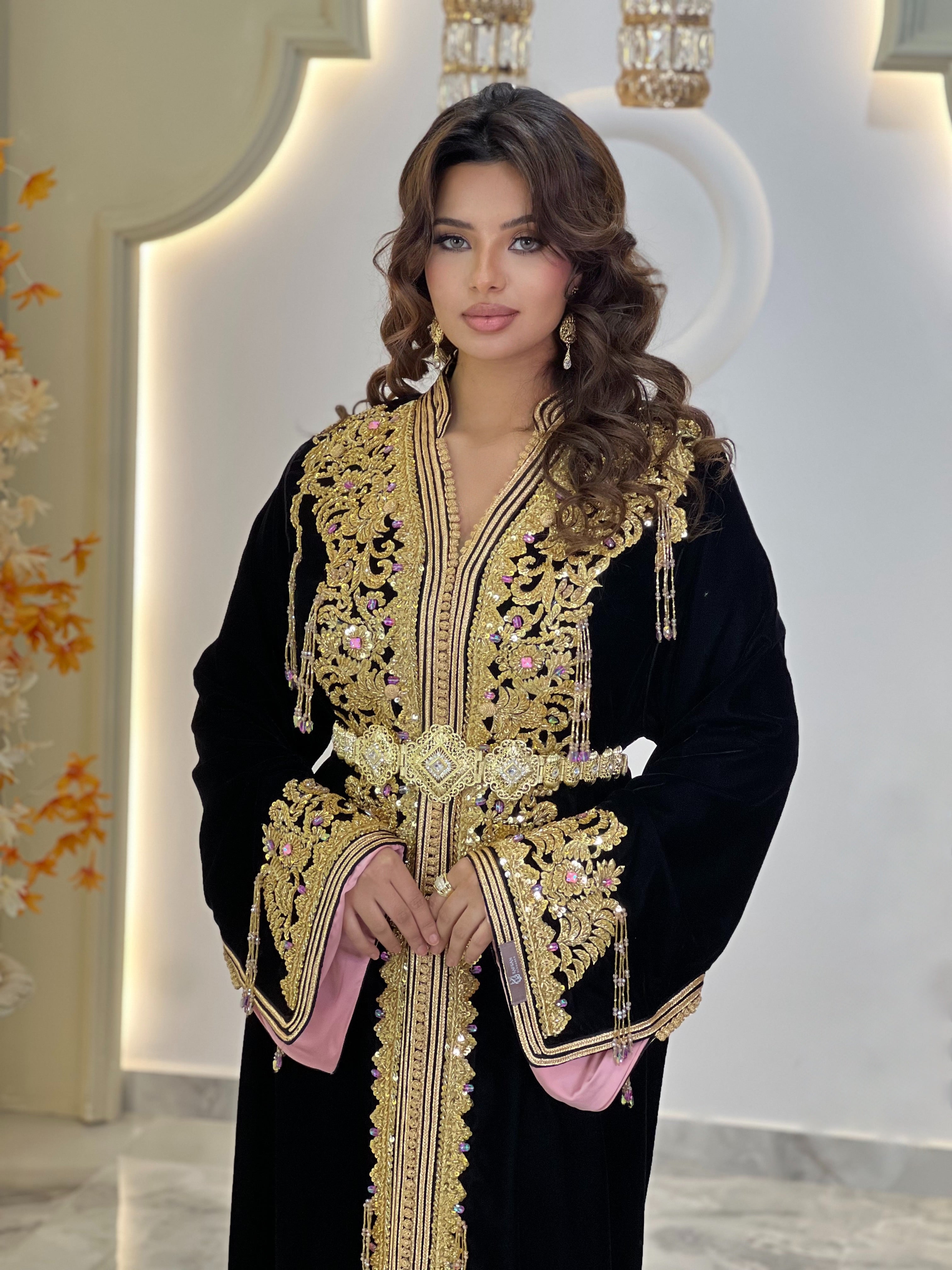 Magnolia Velvet Black