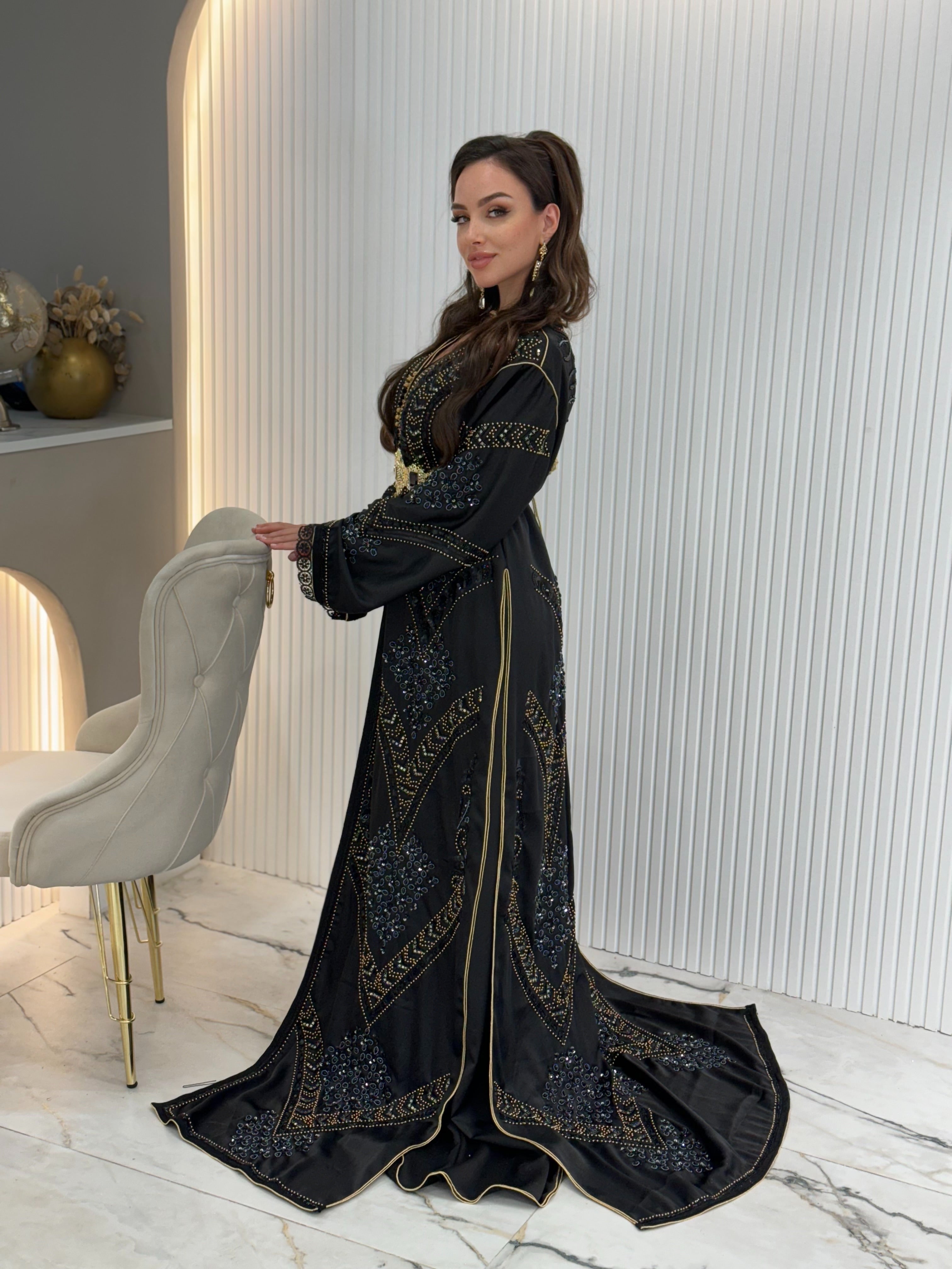 Exclusive Takchita Adila