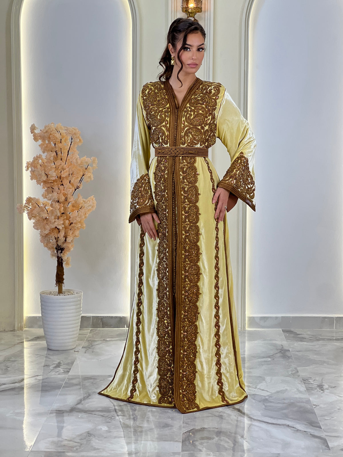 Perline Soft Lemon, Moroccan lebsa in velvet – view 7 | Kaftan Elegance