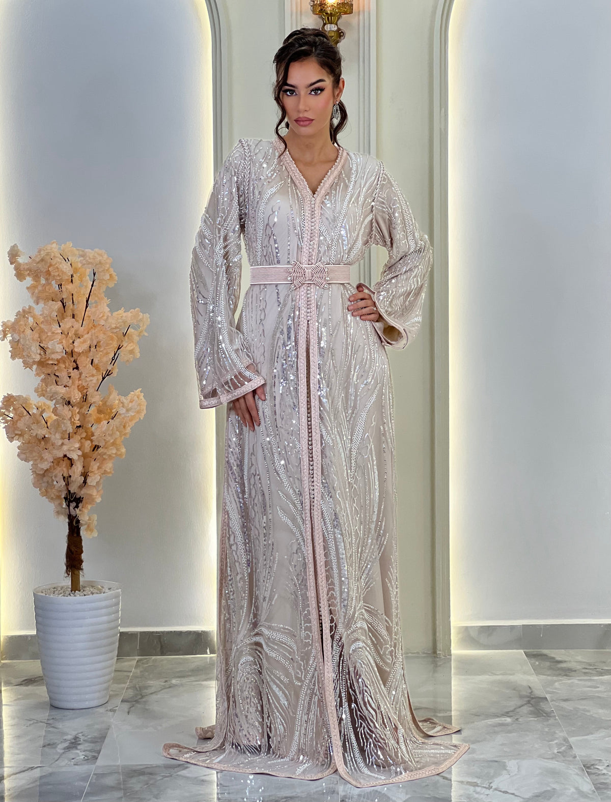 Flore Champagne, beige Moroccan lebsa in chiffon – view 8 | Kaftan Elegance