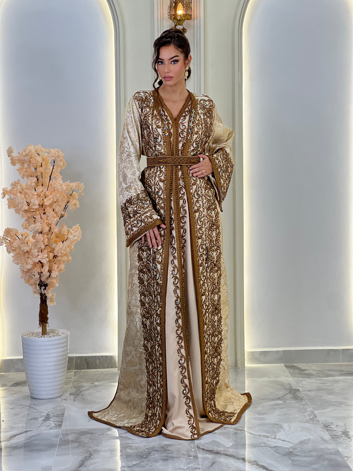 Lebsa Reine, Moroccan lebsa in brocade – view 8 | Kaftan Elegance