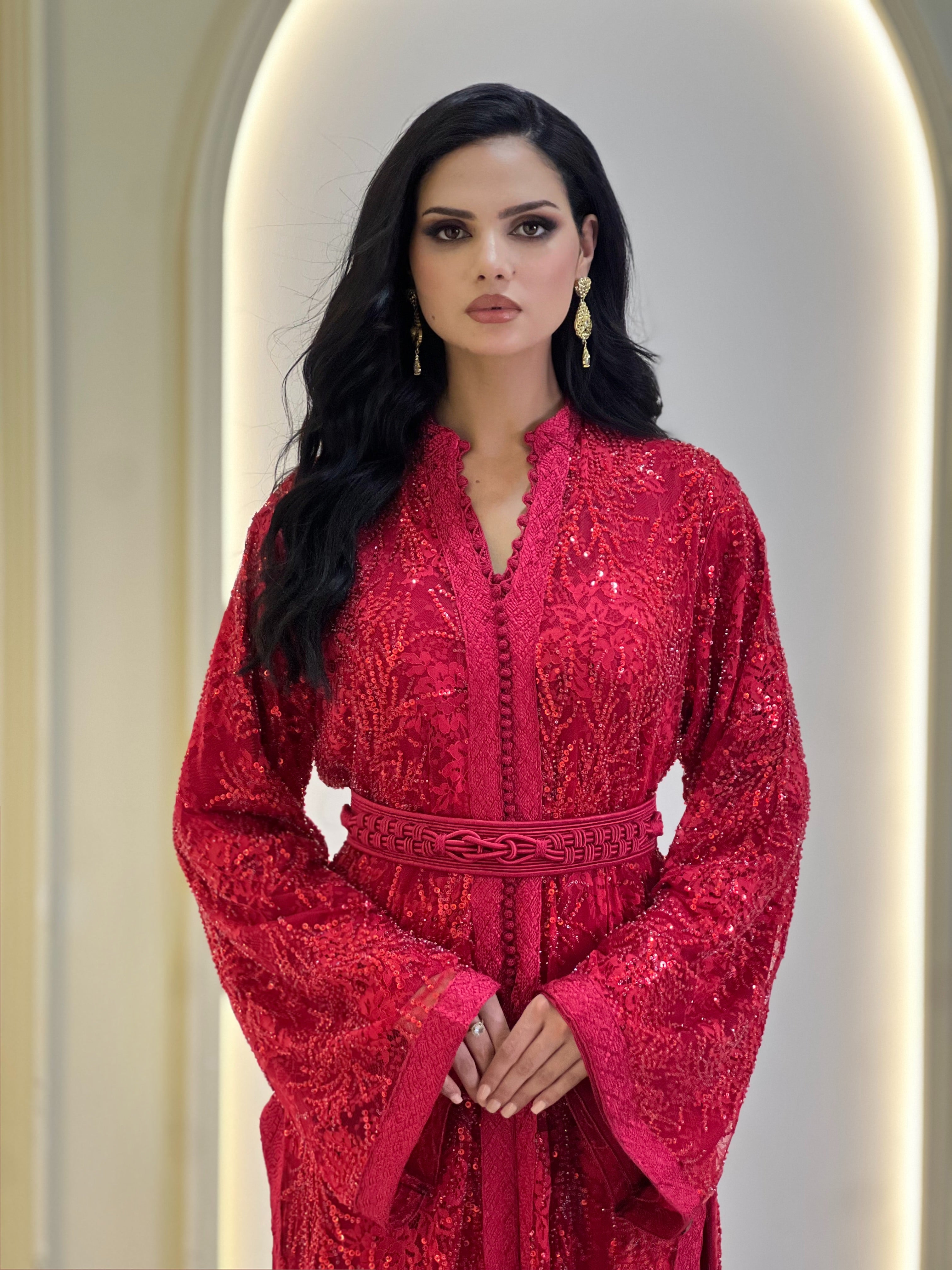 Amoura Red