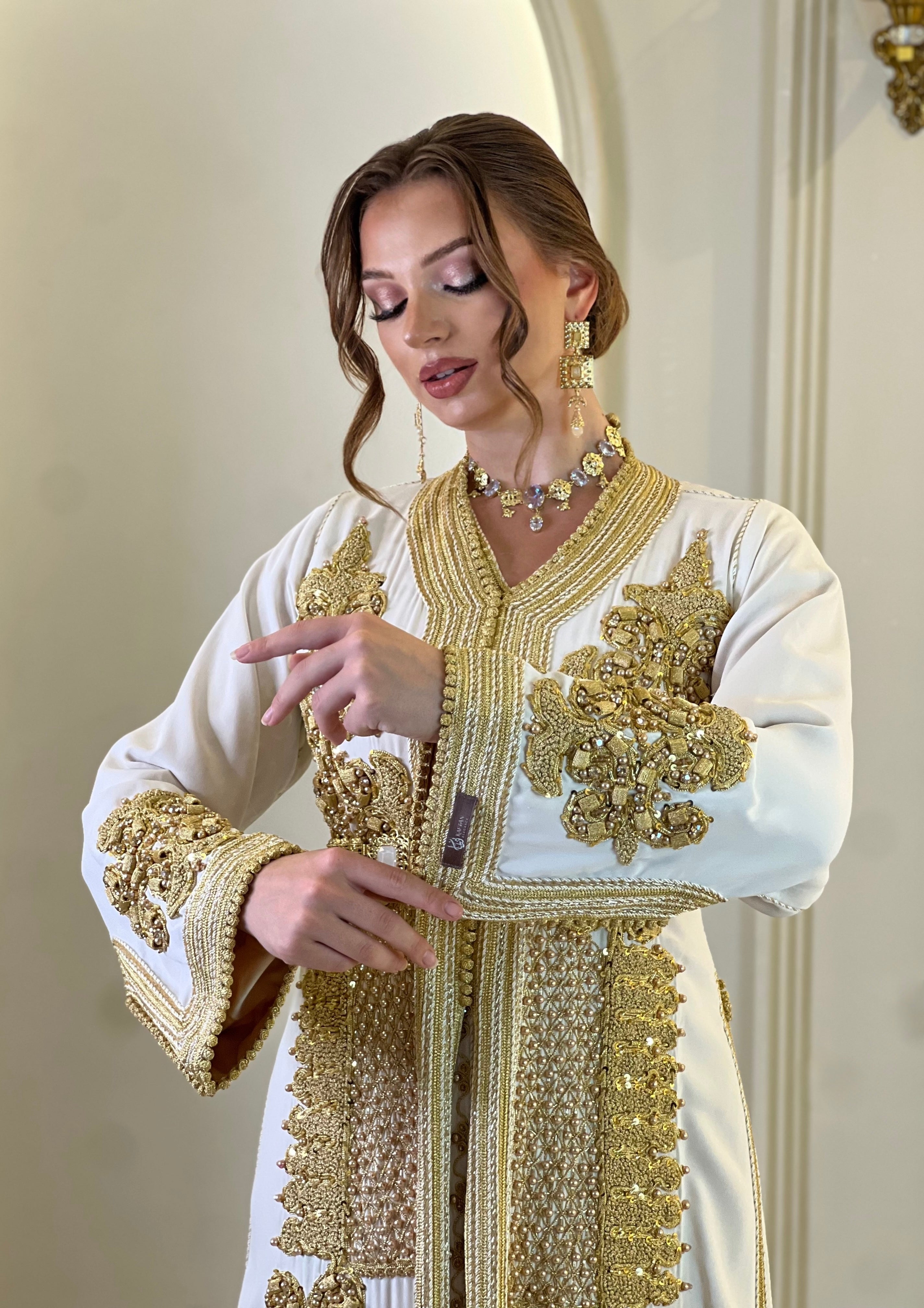 Exclusive Takchita Mina