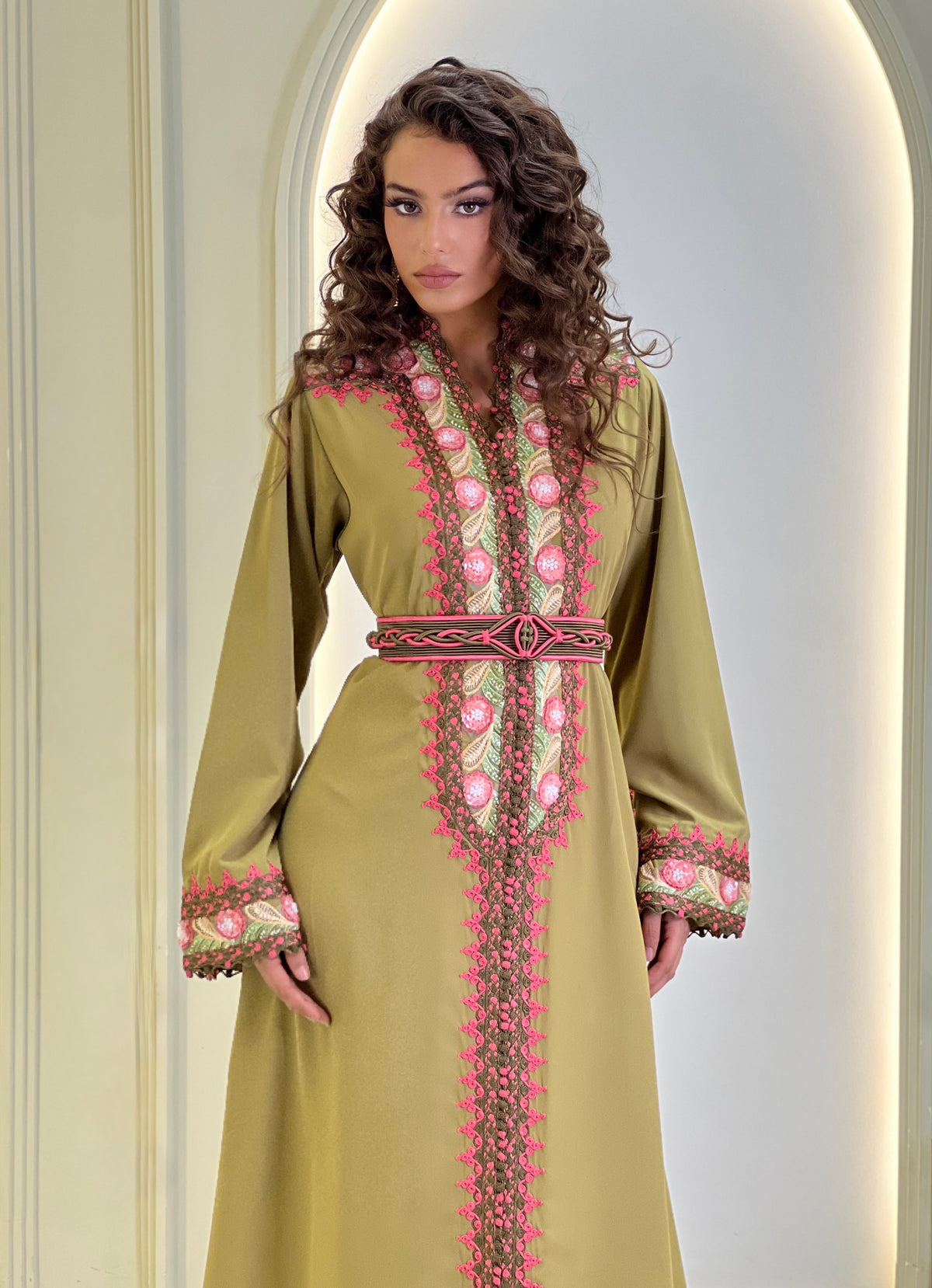 Kaftan Hazal, Moroccan kaftan in crepe – view 9 | Kaftan Elegance