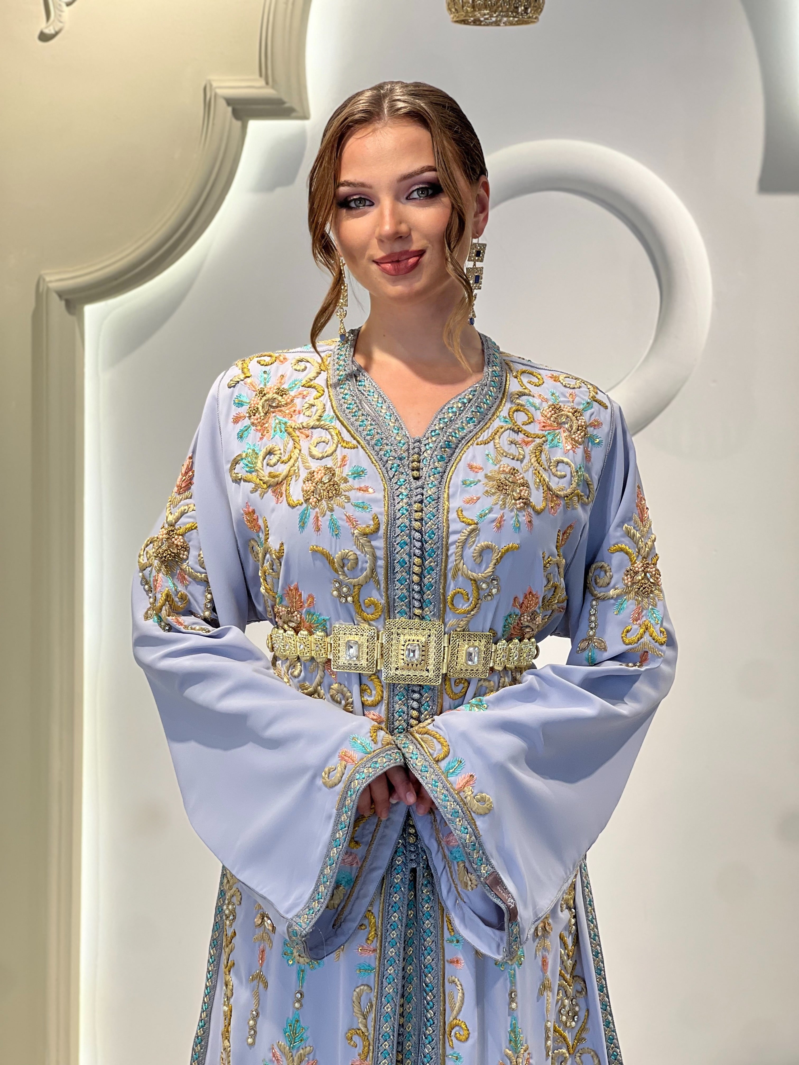 Exclusive Takchita Selmina