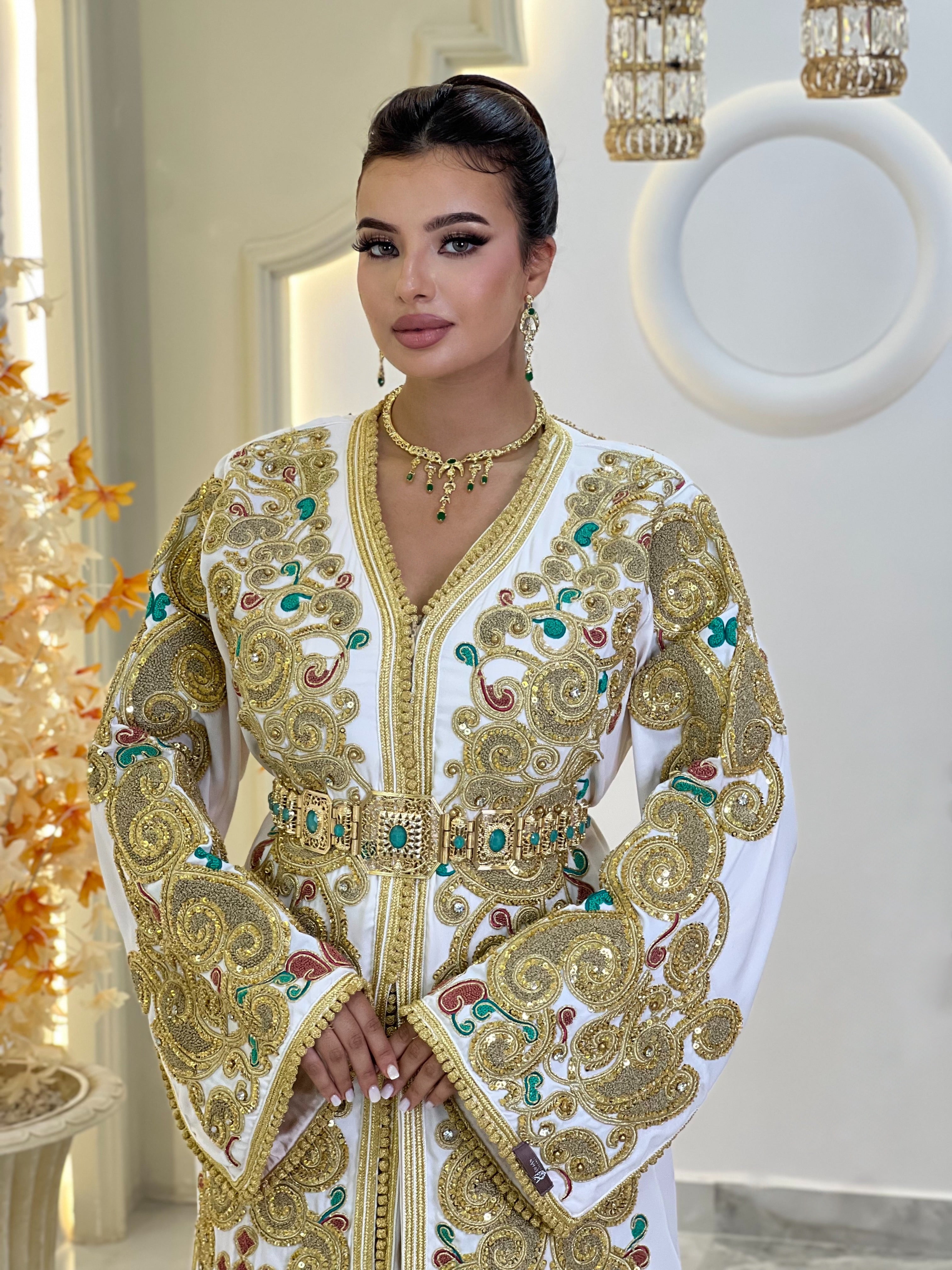 Exclusive Takchita Alice