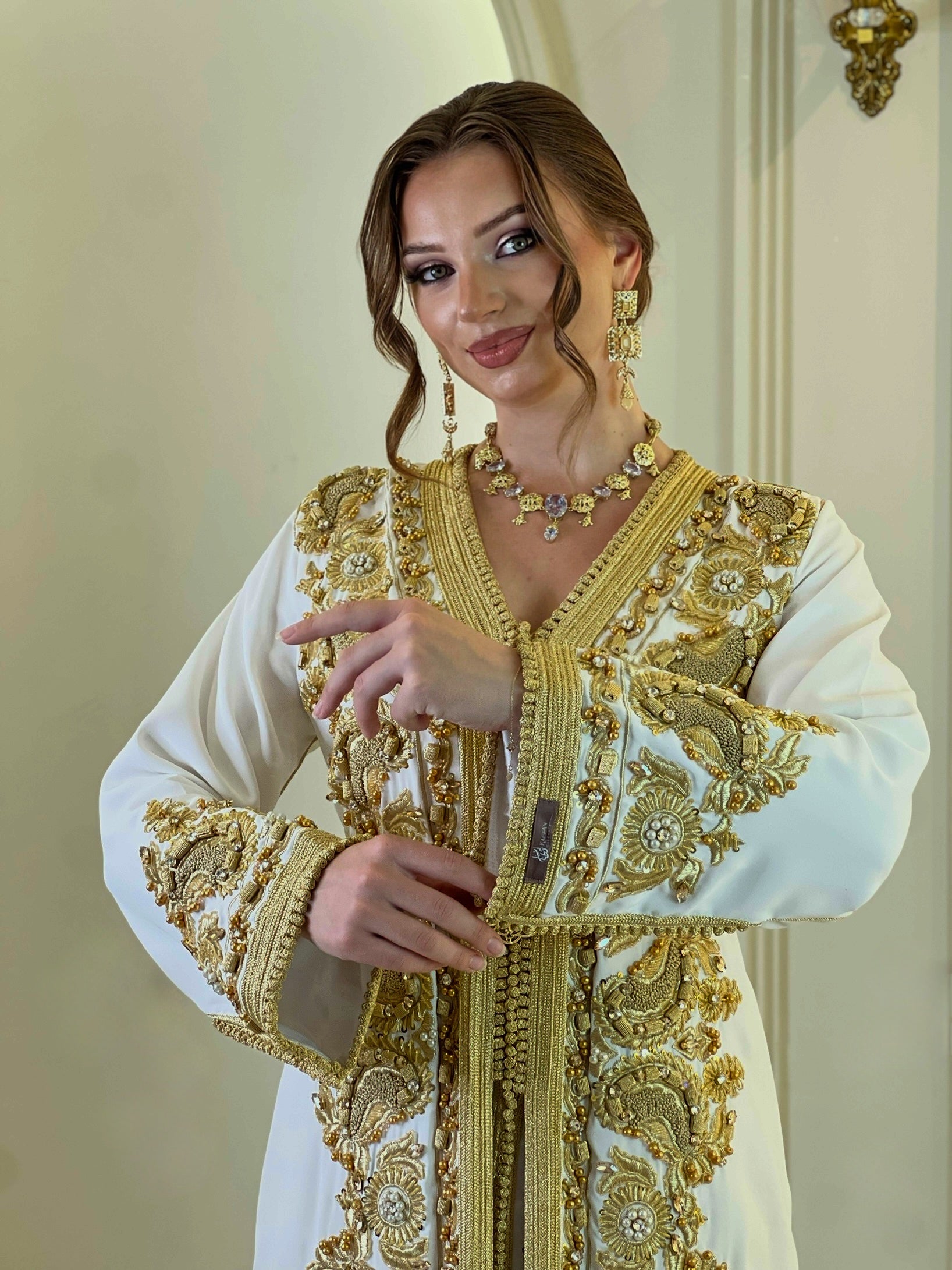 Exclusive Takchita Amira