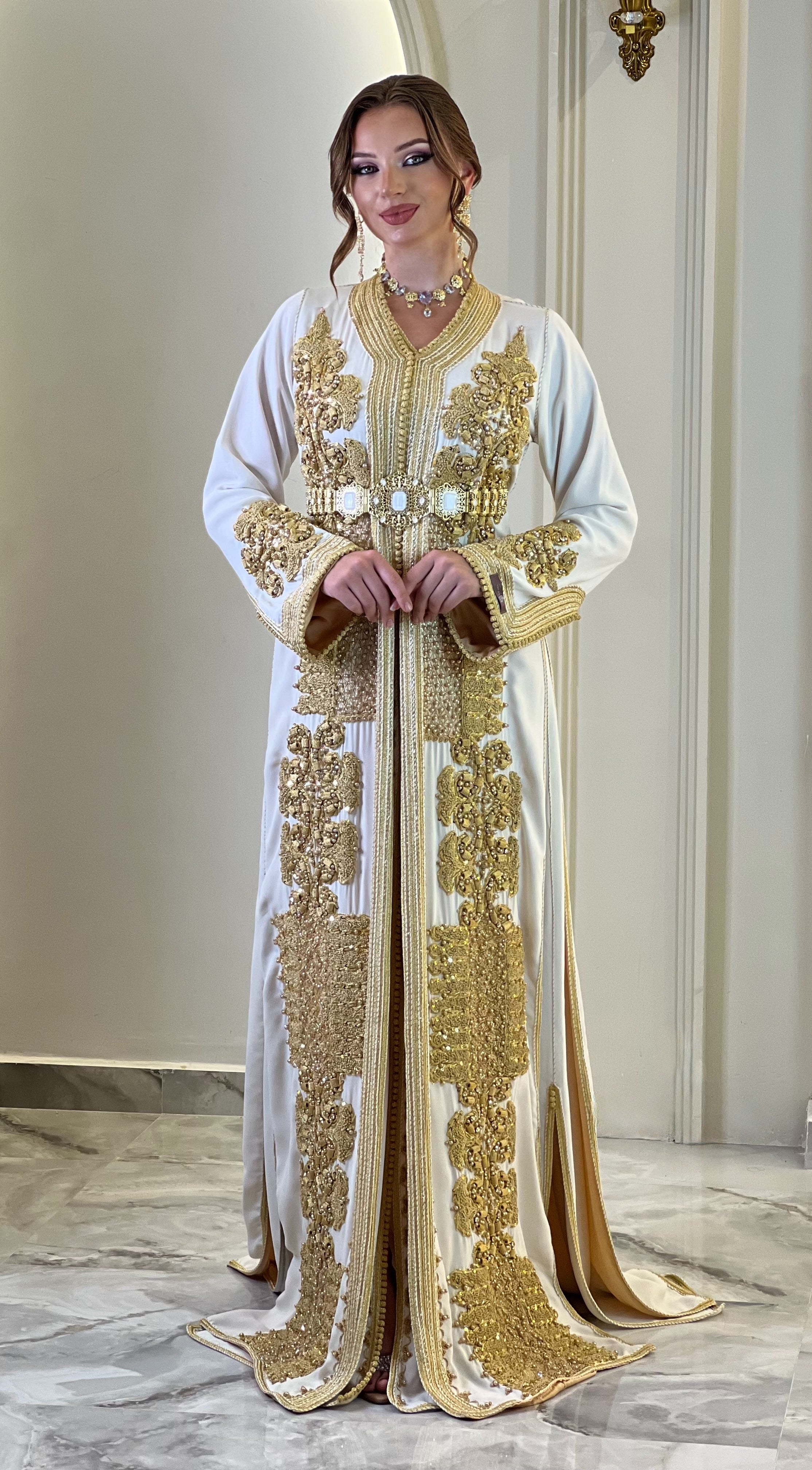 Exclusive Takchita Mina