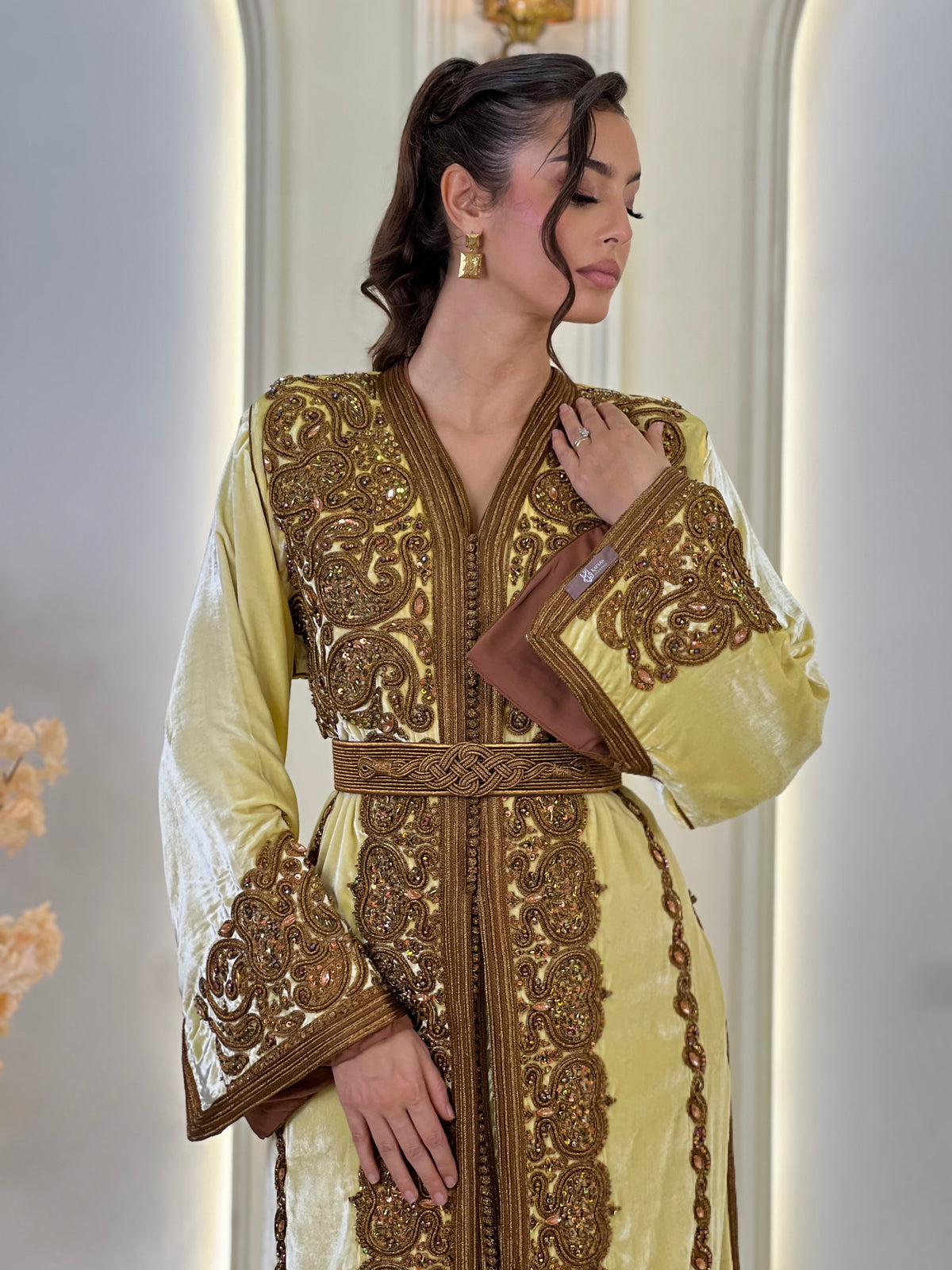 Perline Soft Lemon, Moroccan lebsa in velvet – view 2 | Kaftan Elegance