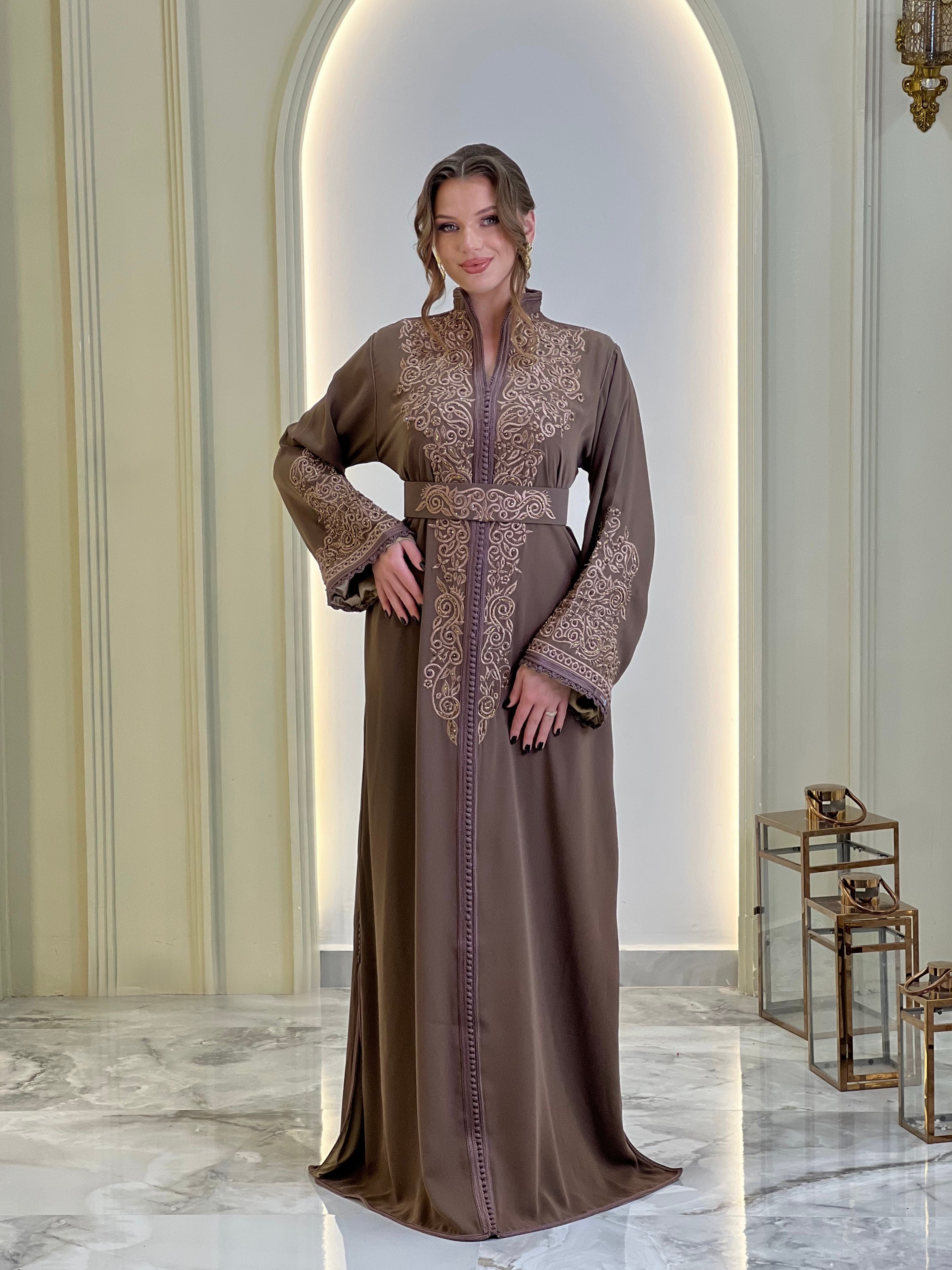 Alma Taupe