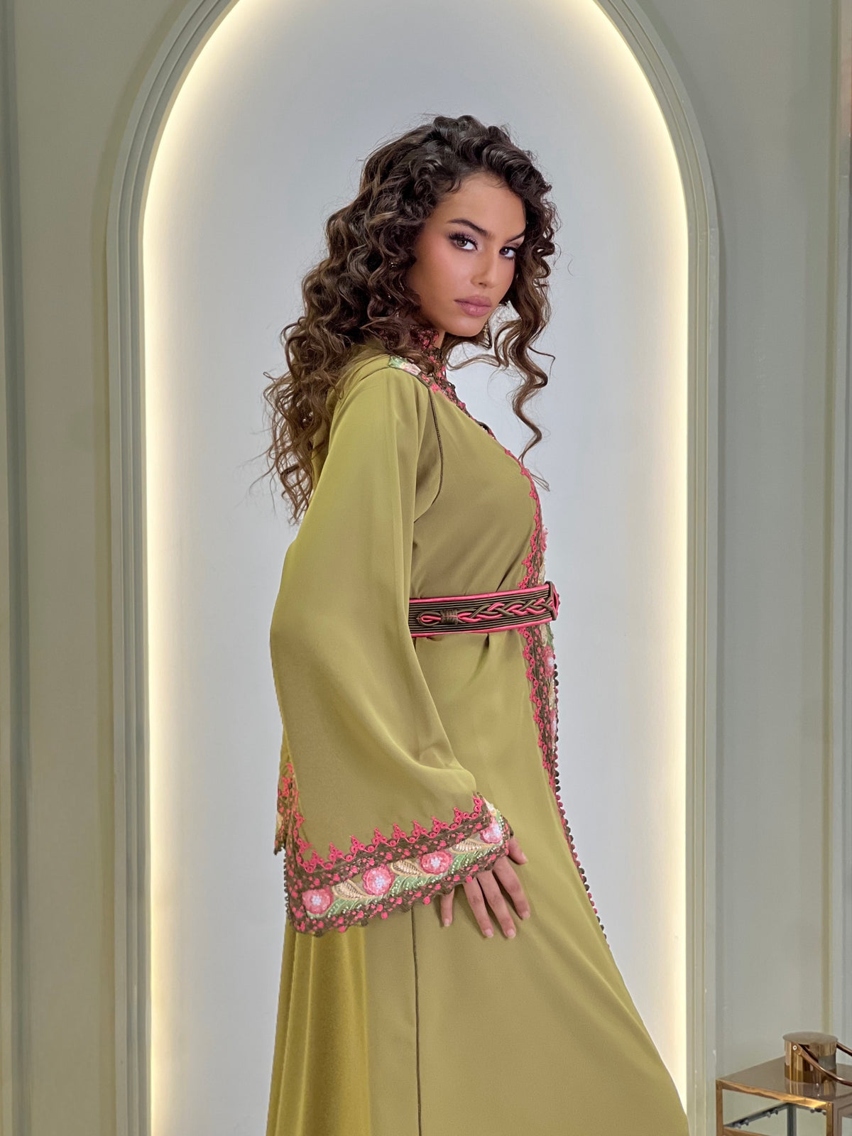 Kaftan Hazal, Moroccan kaftan in crepe – view 3 | Kaftan Elegance
