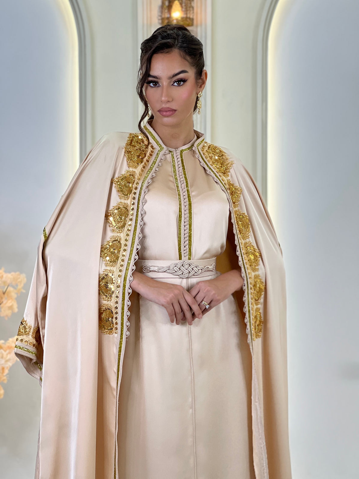 Anaïs Nude Beige, beige Moroccan kaftan in drap de soie – view 5 | Kaftan Elegance