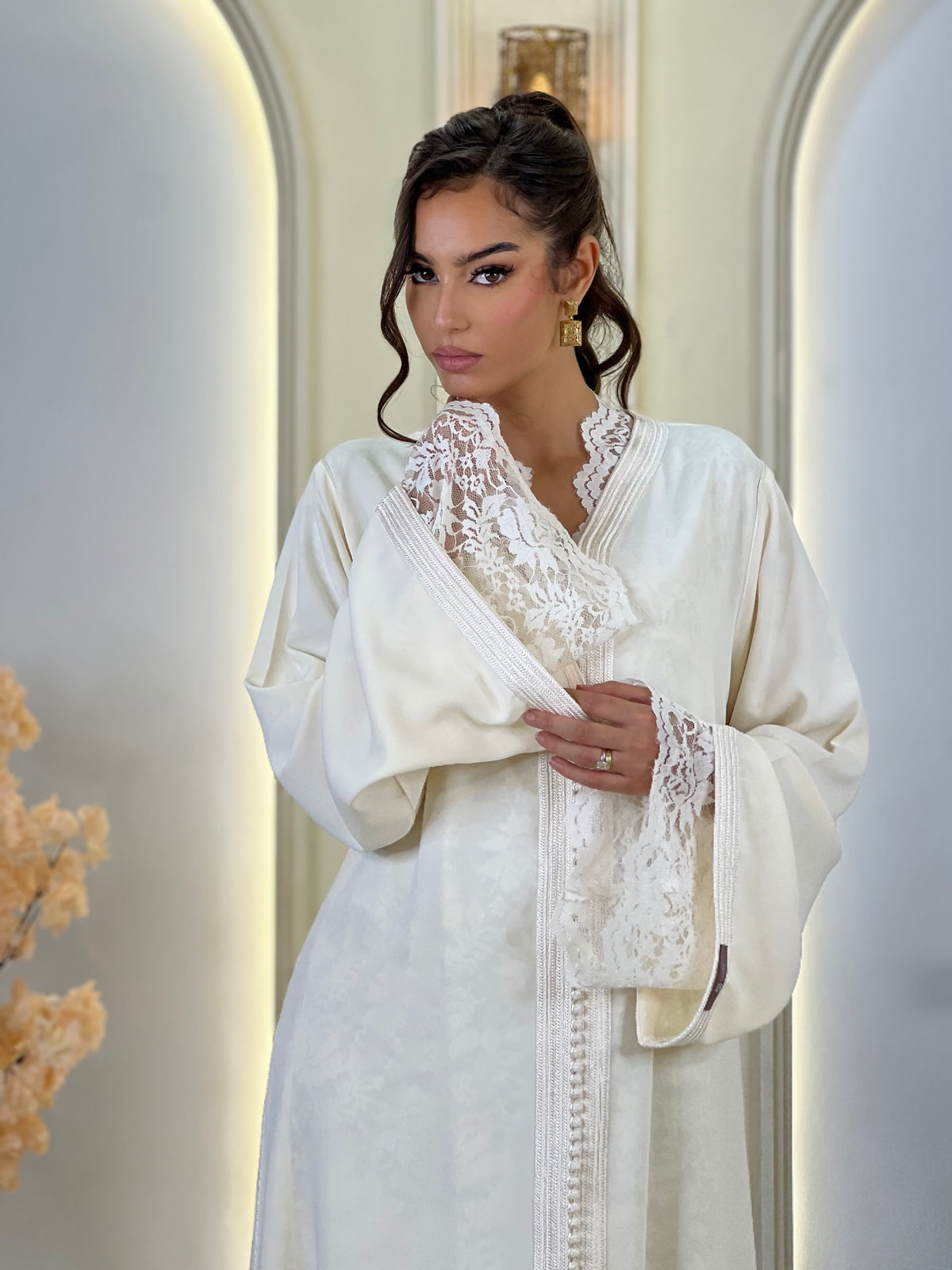 Ravellia White, white Moroccan lebsa in crepe | Kaftan Elegance