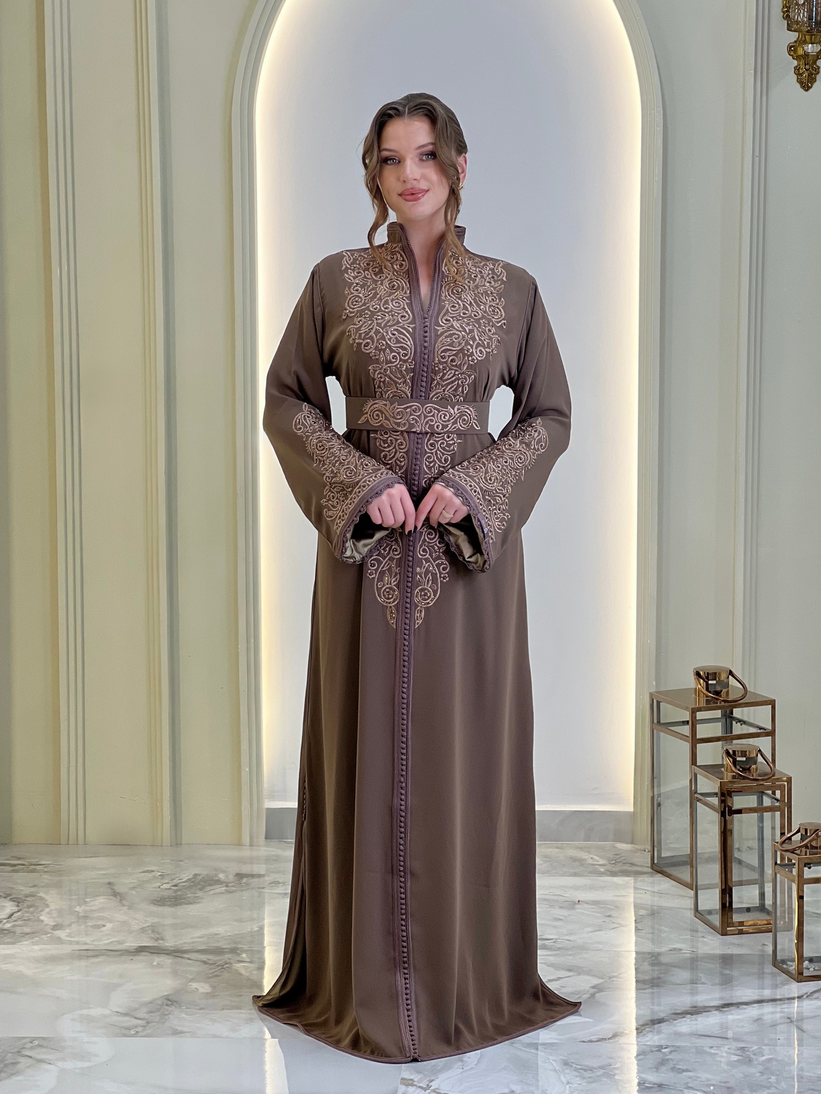 Alma Taupe