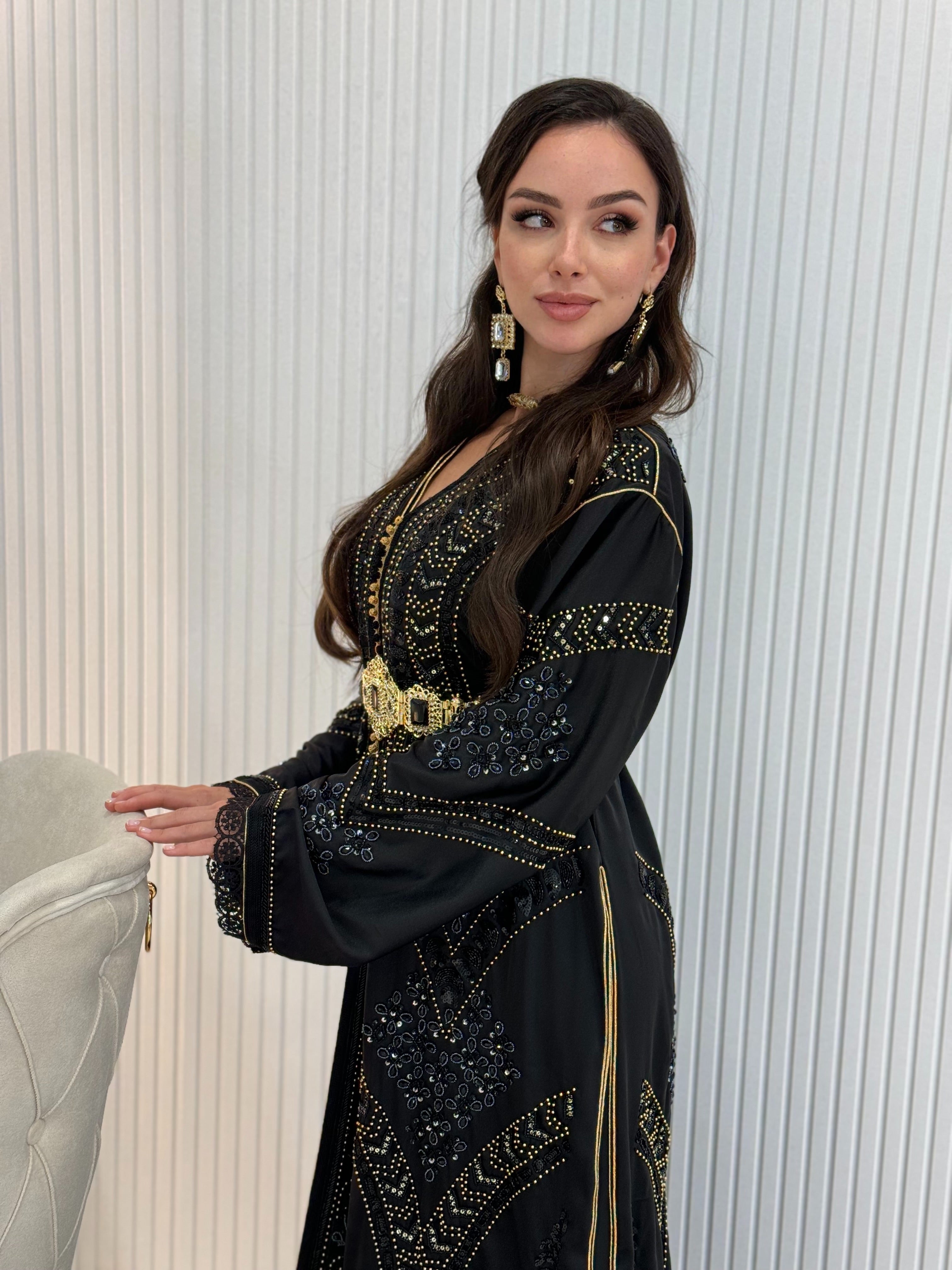 Exclusive Takchita Adila