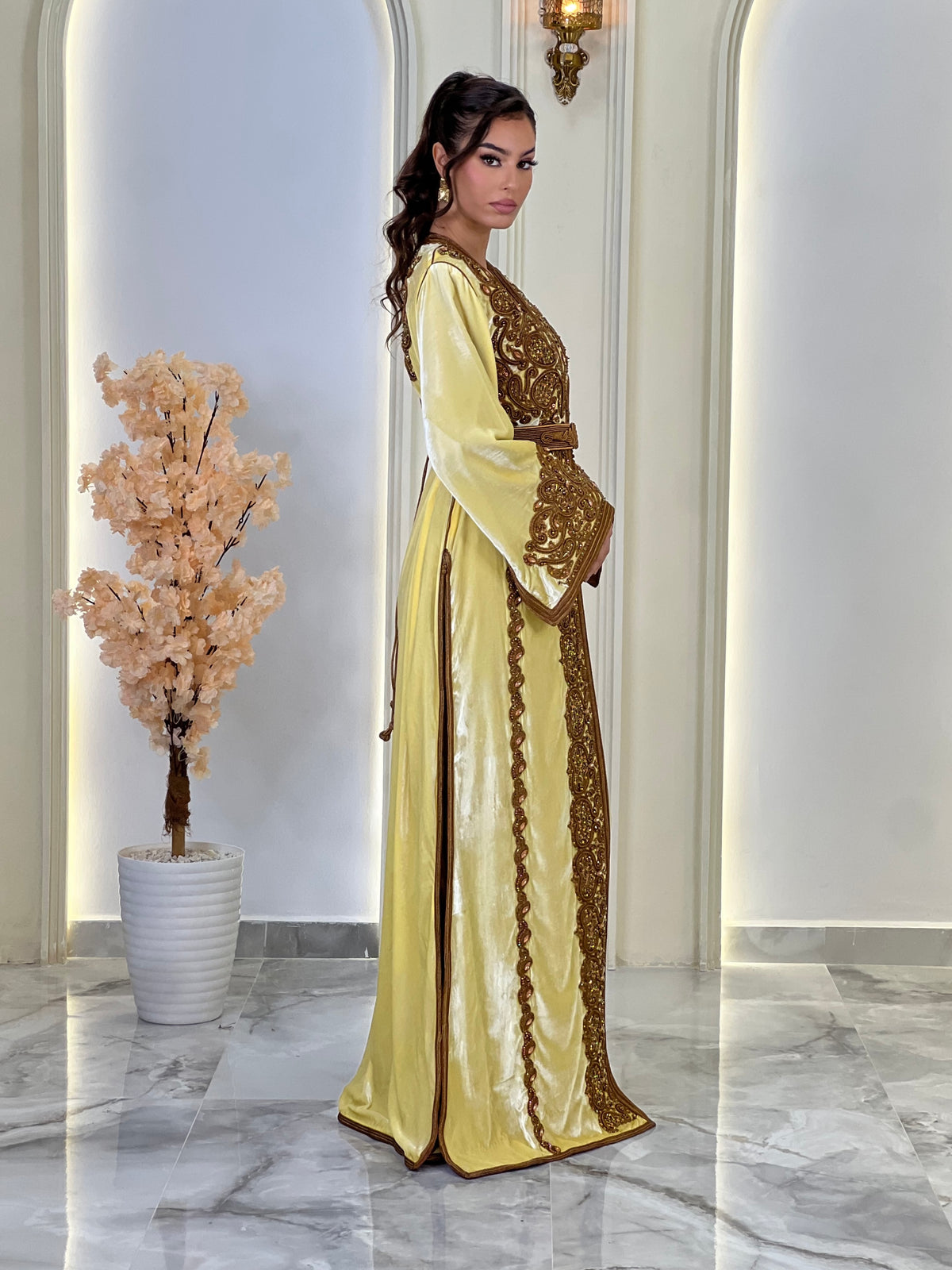 Perline Soft Lemon, Moroccan lebsa in velvet – view 3 | Kaftan Elegance