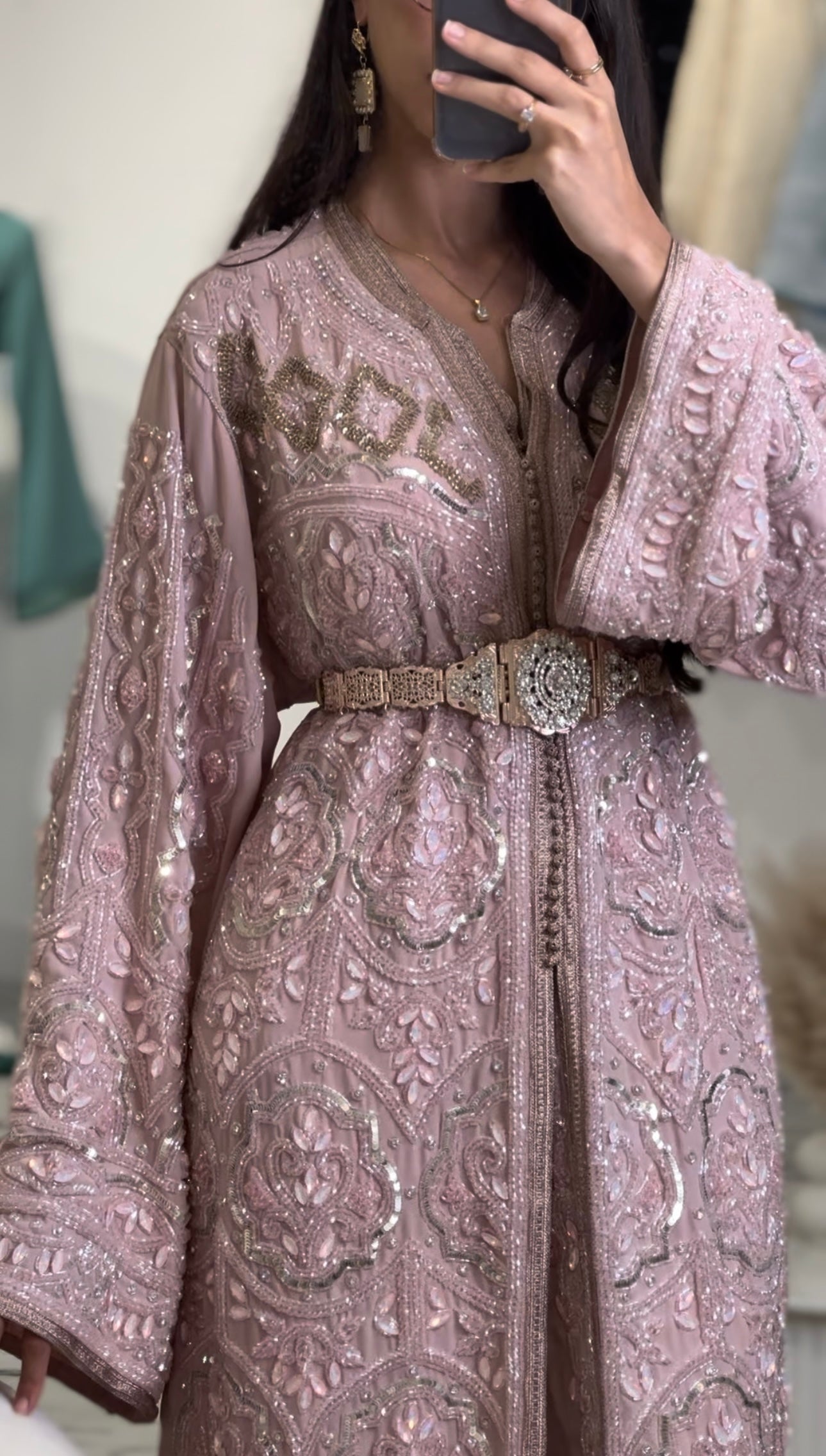 Exclusive Takchita Lilia