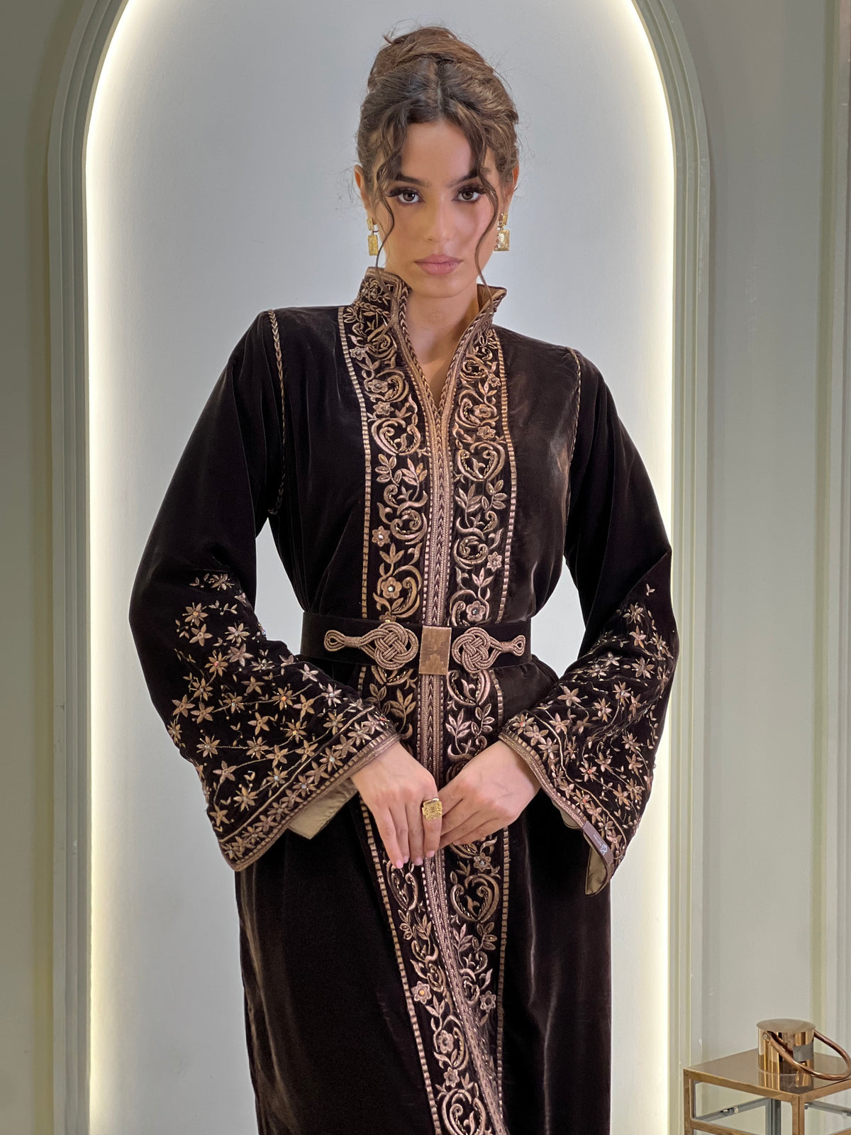 Ayla Dark Brown, brown Moroccan kaftan in velvet – view 2 | Kaftan Elegance