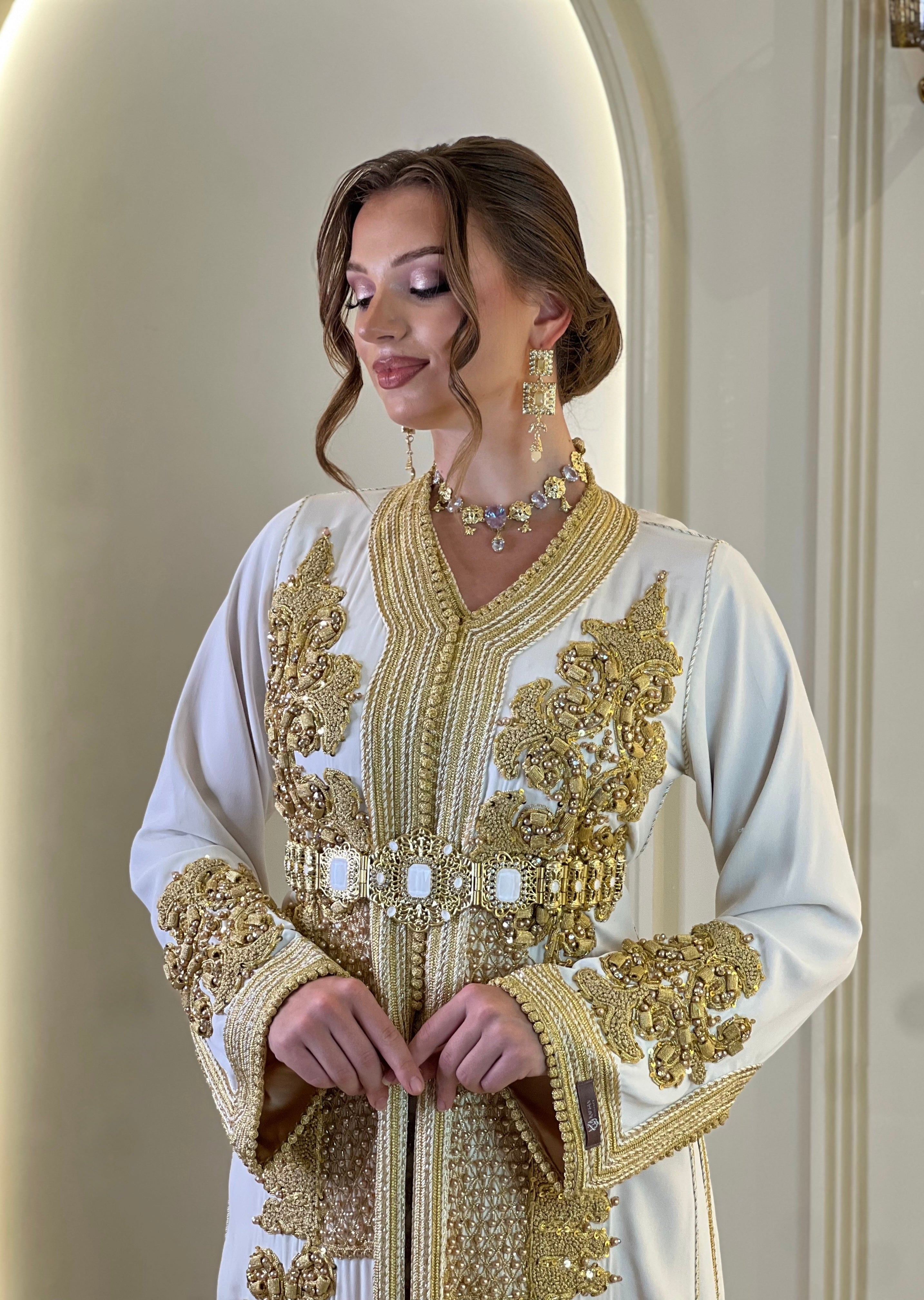 Exclusive Takchita Mina