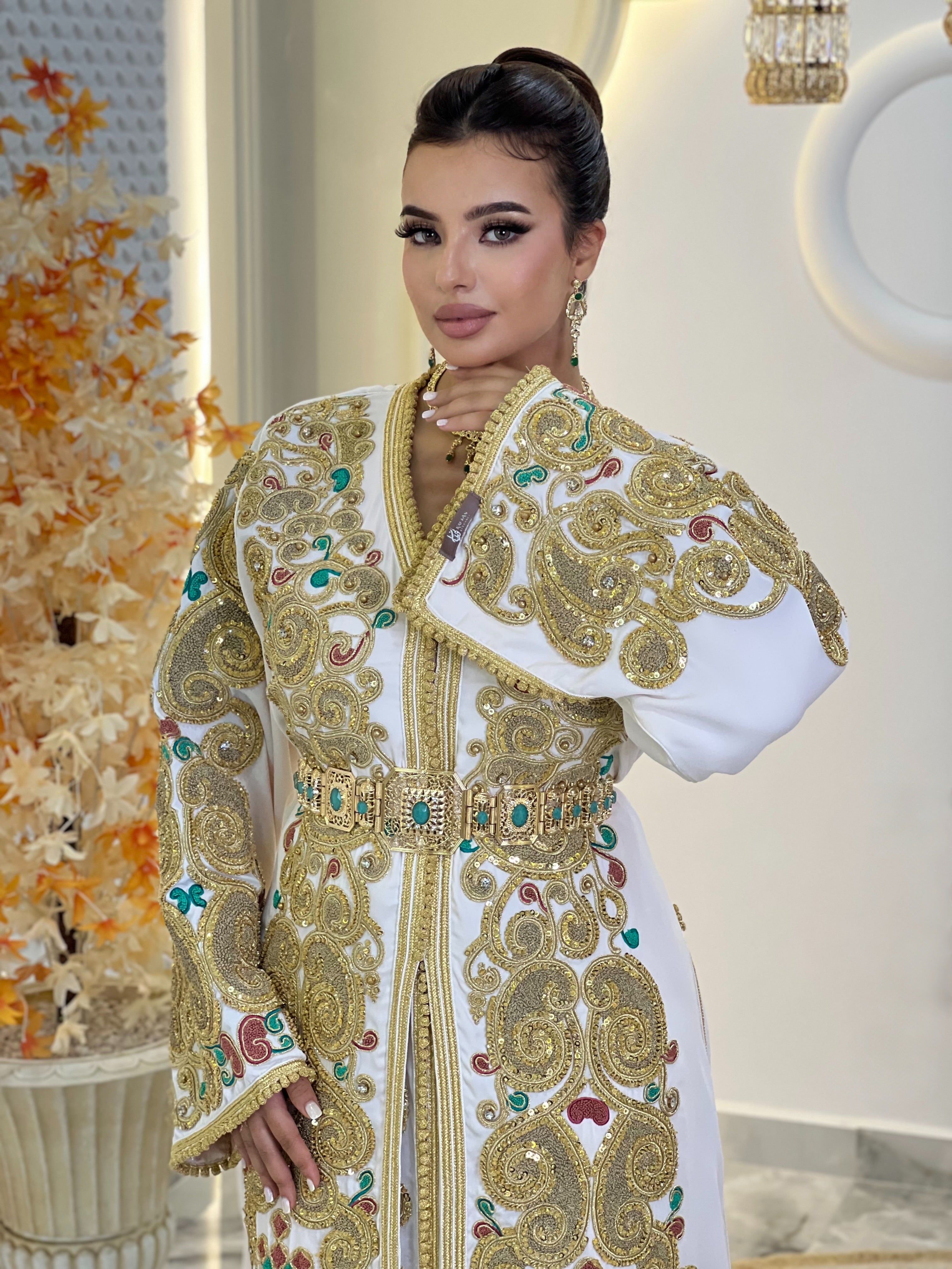 Exclusive Takchita Alice