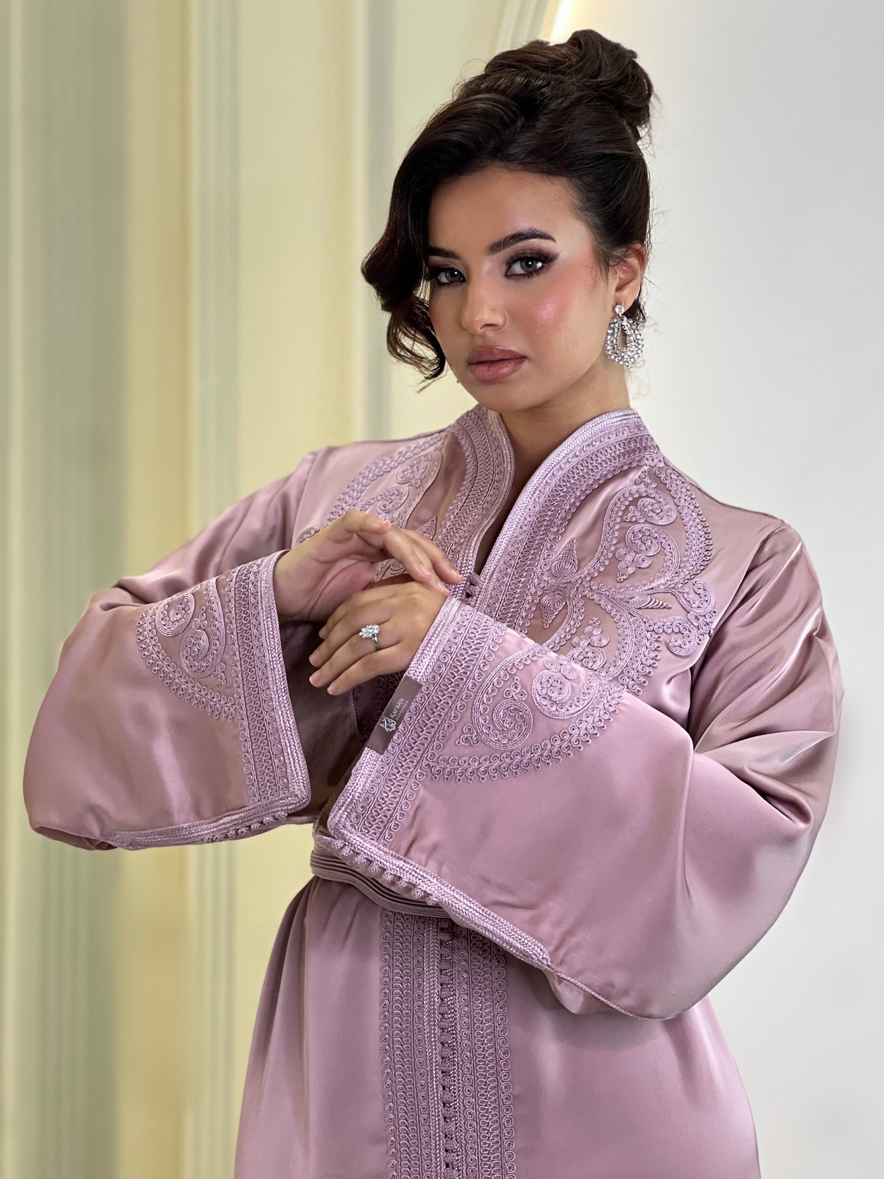 Alia Mauve