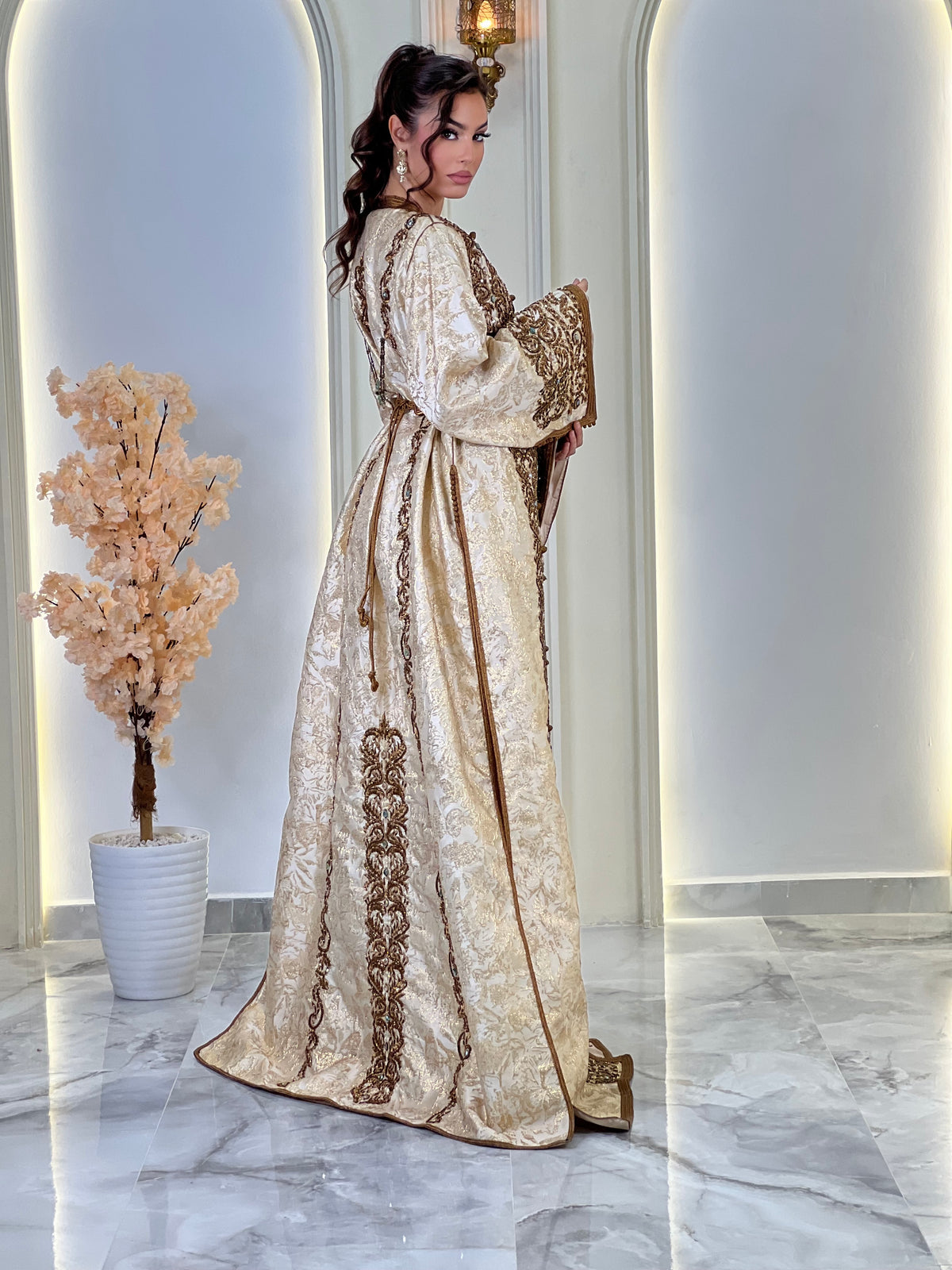 Lebsa Reine, Moroccan lebsa in brocade – view 3 | Kaftan Elegance