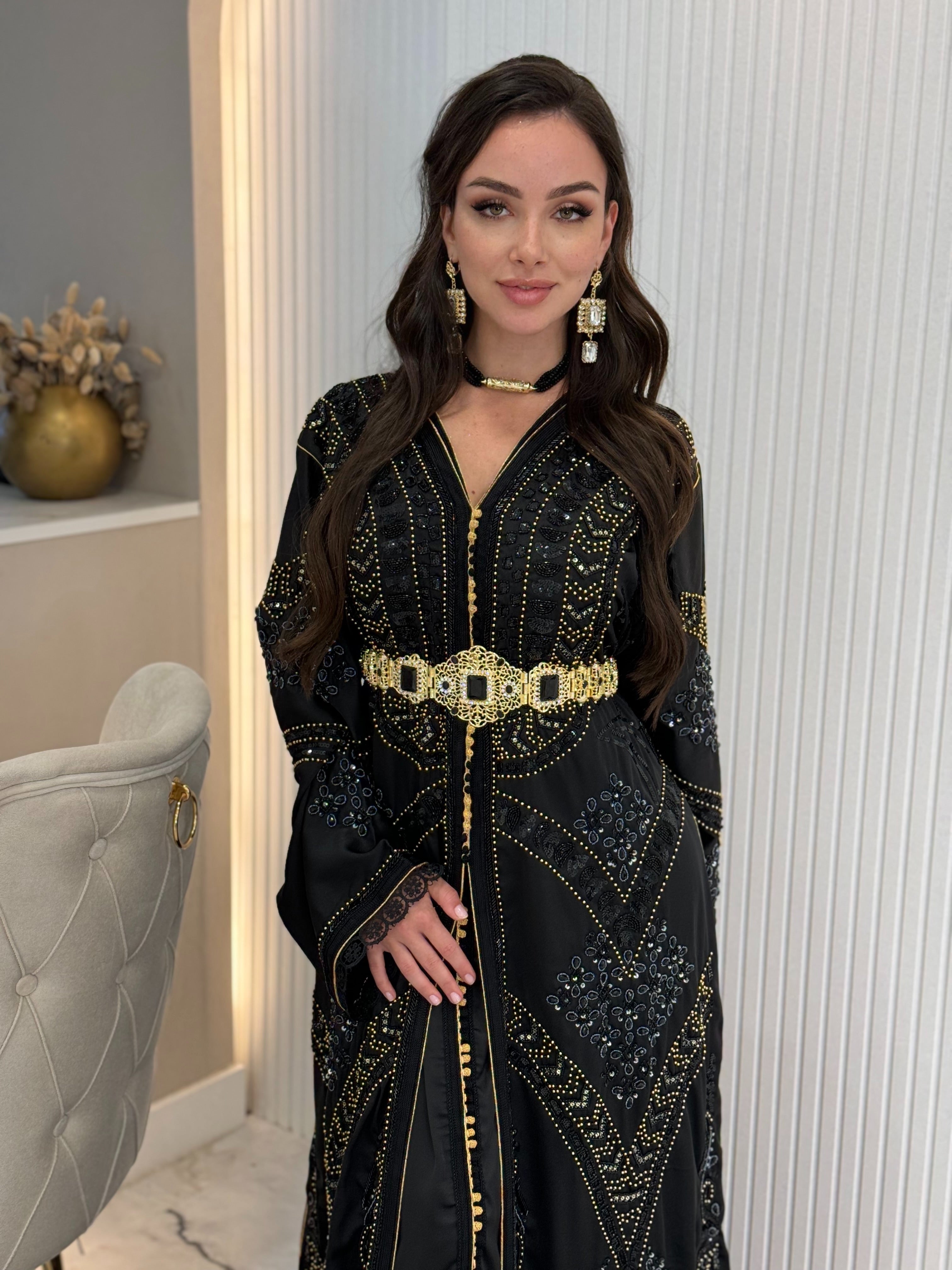 Exclusive Takchita Adila