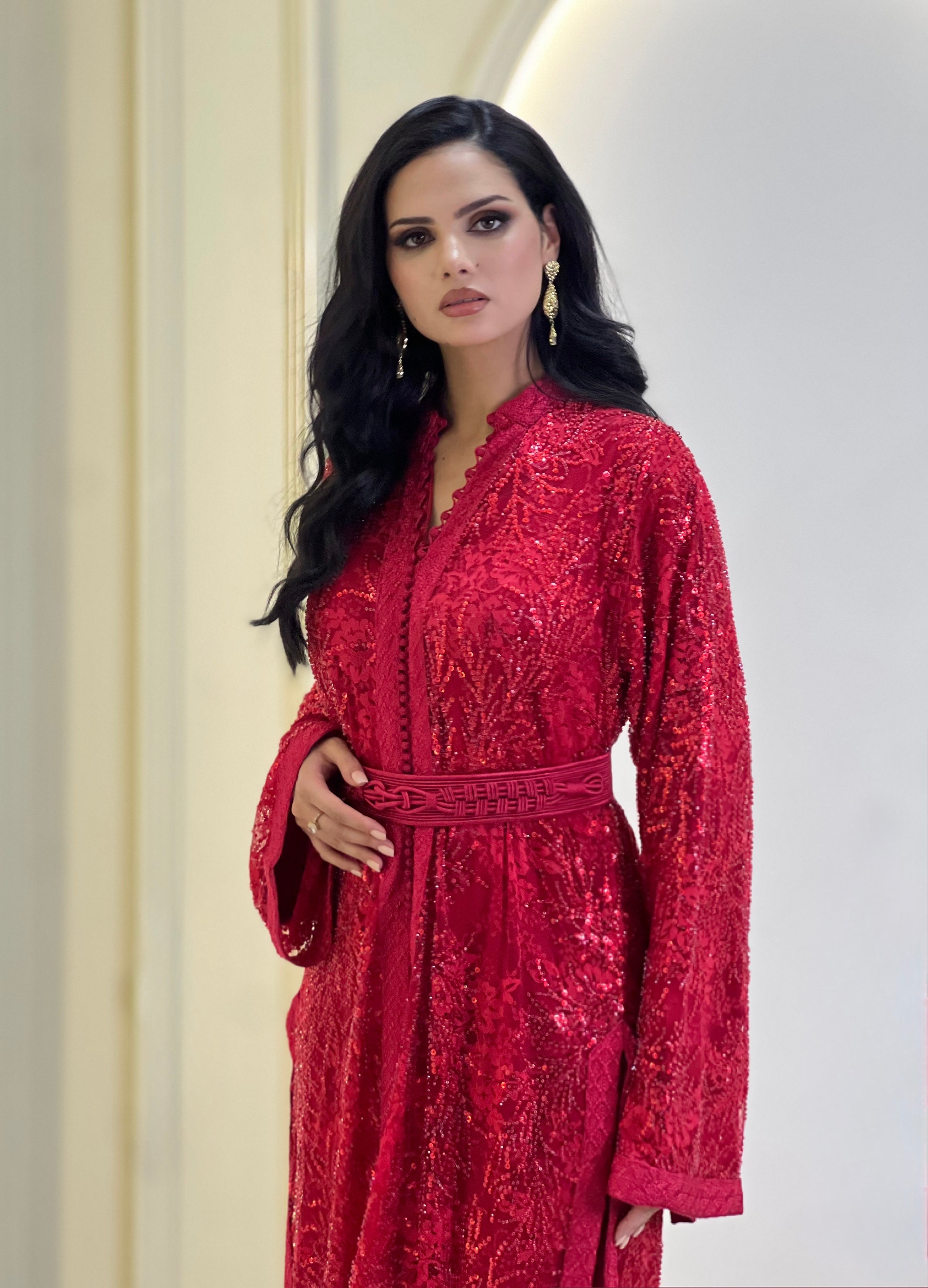 Amoura Red